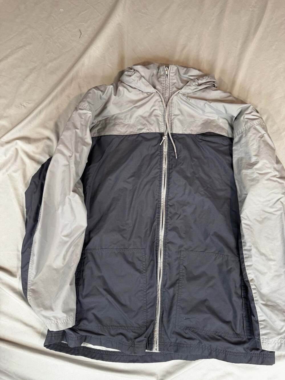 Nike Windbreaker Jacket Size XL Gray Full Zip Hooded Y2K Style
